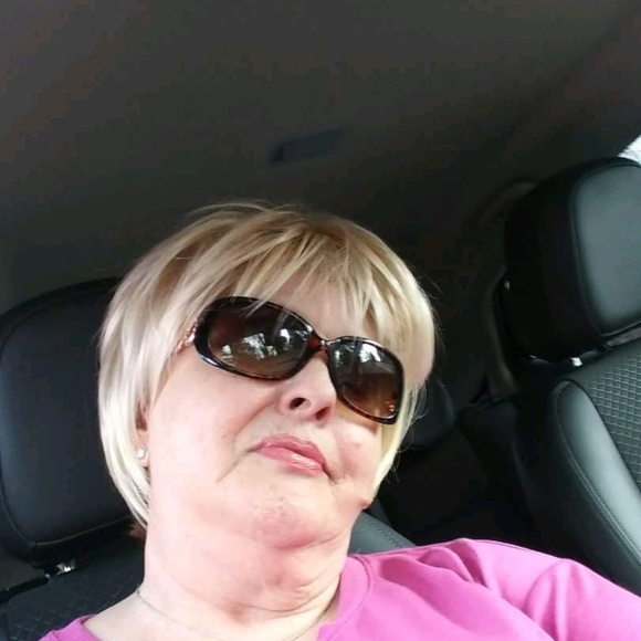 Meet your Posher, Dinah - Picture 1 of 1